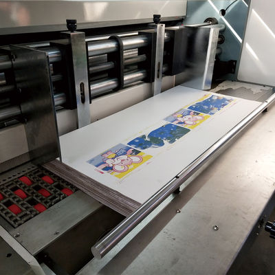 नालीदार कार्टन लीड एज फीडिंग 5 कलर स्लॉटिंग डाई कटिंग प्रिंटिंग मशीन